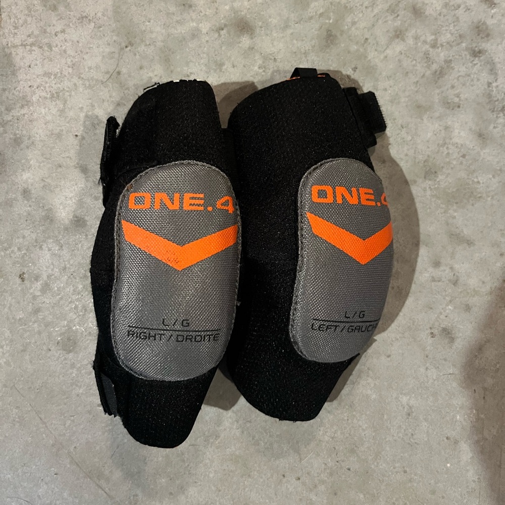 Bauer Youth Hockey Elbow Pads